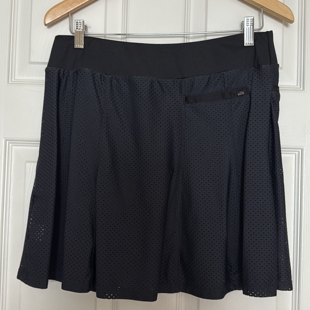 Tail Perforated Skort for Golf - Picture 3 of 6